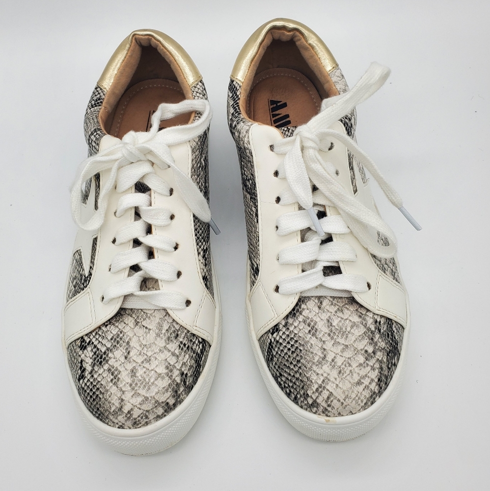 AMS Layla Snakeskin Pattern Sneakers. Size 6